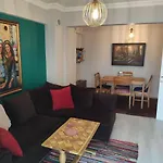 Pleasant With Amazing Sea View דירה איזמיר