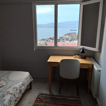 Lägenhet Pleasant With Amazing Sea View