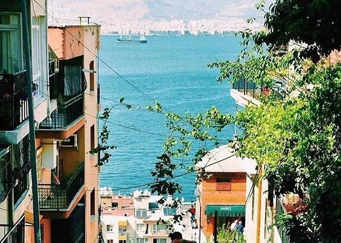 Апартаменты Pleasant With Amazing Sea View Измир