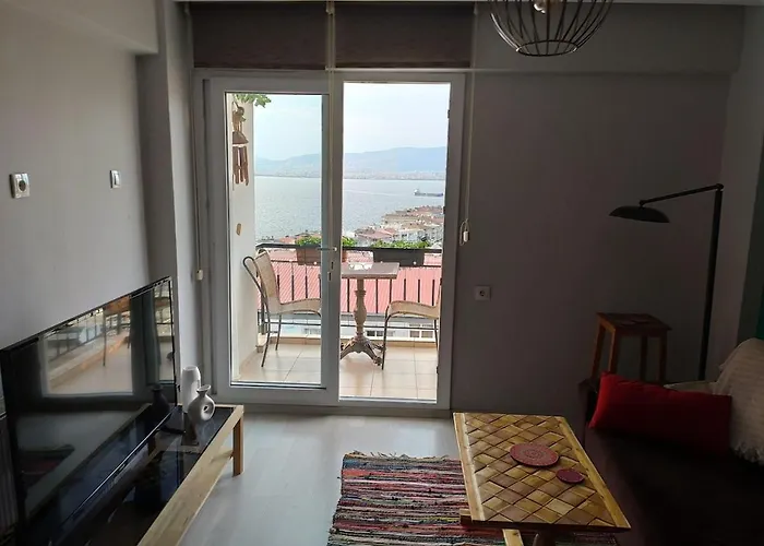 Pleasant With Amazing Sea View Апартаменты Измир
