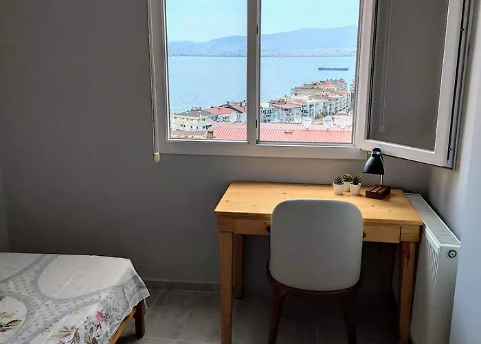 アパート Pleasant With Amazing Sea View イズミル